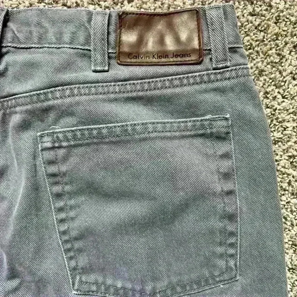 Calvin Klein Men’s Ash Grey 38x32 Easy Fit Straight Jeans - Picture 6 of 6